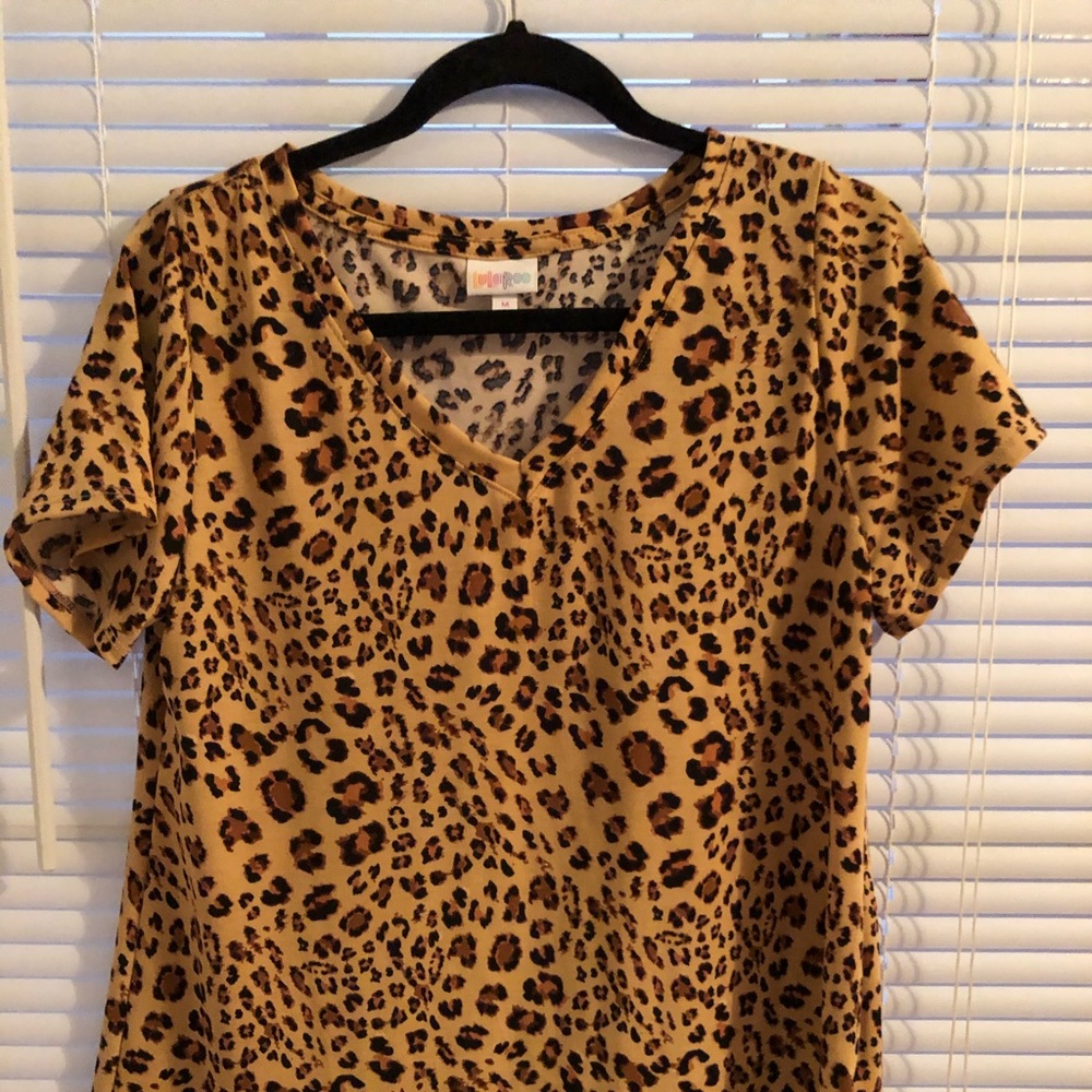 Lularoe liv shirt